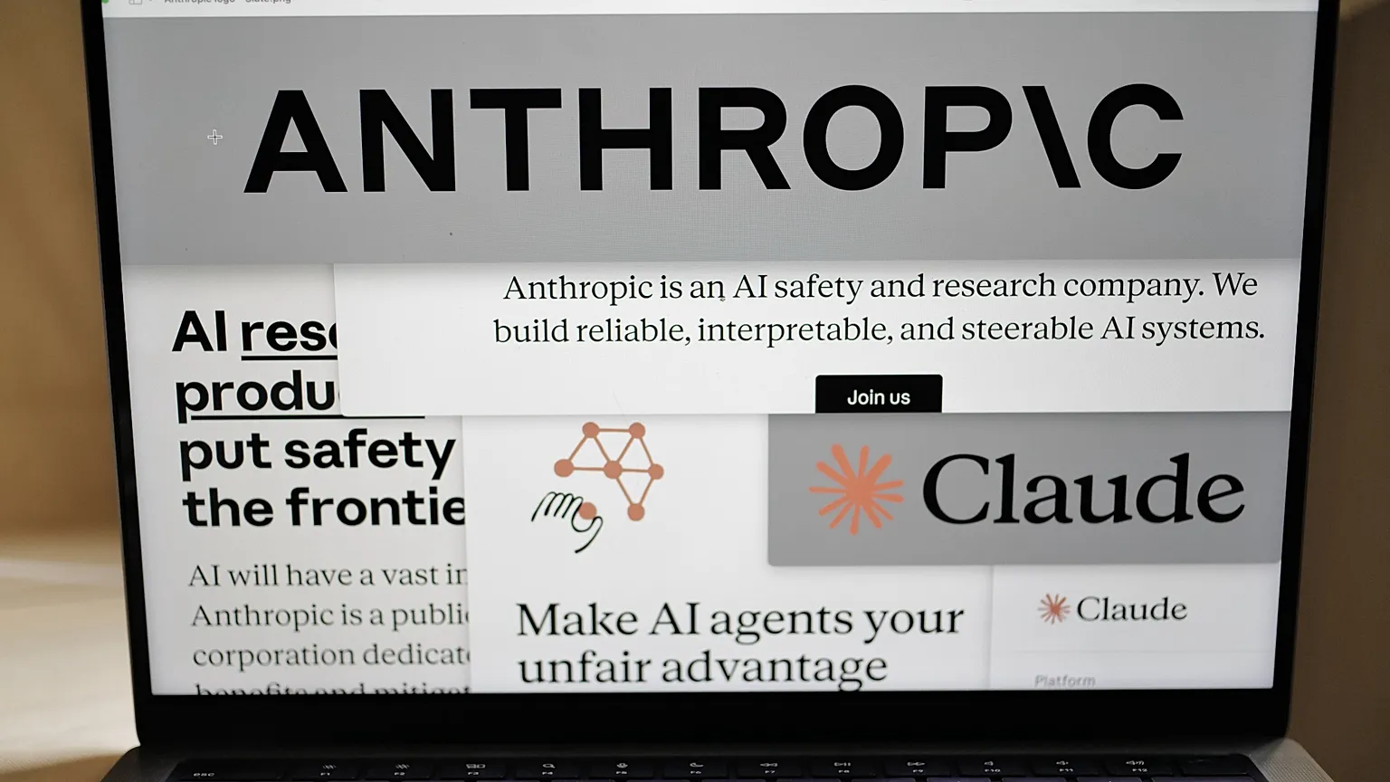 Anthropic / «Η τεχνητή νοημοσύνη μπορεί να θέσει σε κίνδυνο ακόμη και την ύπαρξη της ανθρωπότητας»