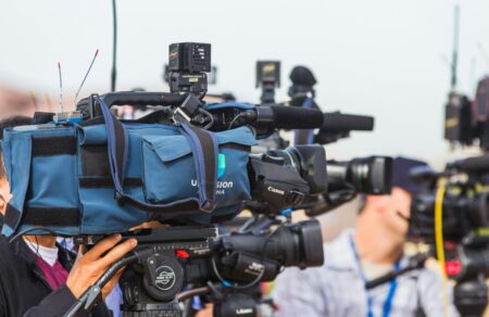 ipa-cnn-ms-now-kai-politico-prosfeygoyn-sti-dikaiosyni-meta-ton-apokleismo-apo-ton-tramp-817127
