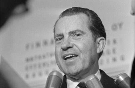 petros-vamvakas-i-ellada-i-mesogeios-o-nixon-kai-o-zan-mone-813183