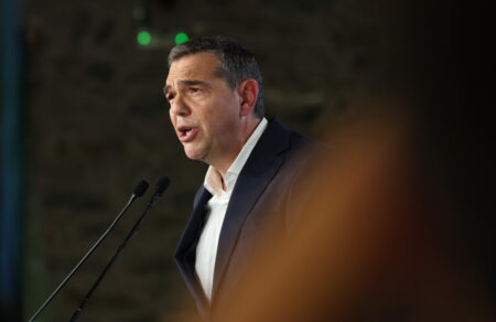 tsipras-gia-triantopoylo-na-paraitithei-simera-o-floridis-i-na-ton-apopempsei-o-mitsotakis-810228