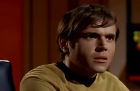 goyolter-kenigk-pethane-o-thrylikos-tsekof-toy-star-trek-832643