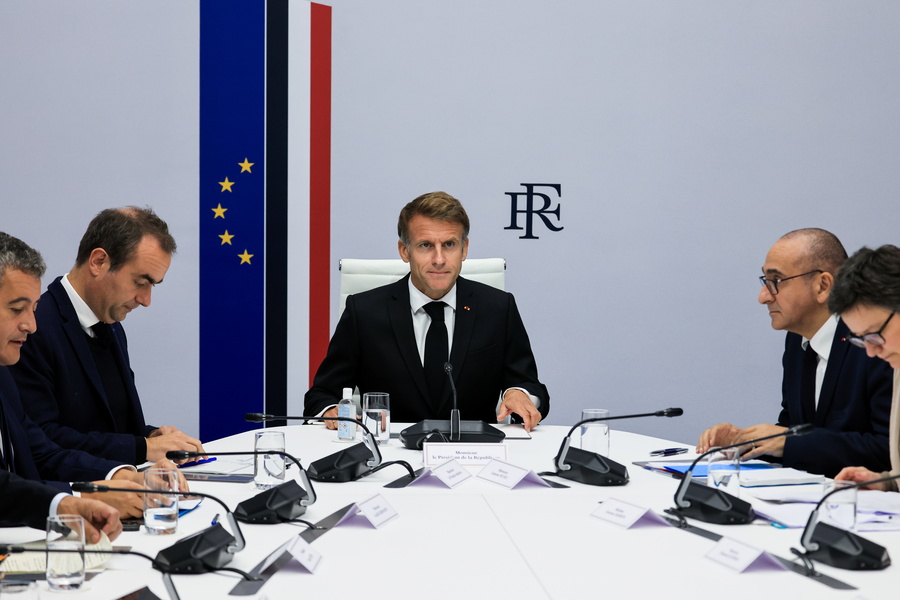 EPA/LUDOVIC MARIN / POOL  MAXPPP OUT
