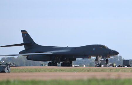 anti-mpernam-to-iran-piso-apo-to-schedio-epithesis-se-amerikaniki-aeroporiki-vasi-tis-vretanias-826296