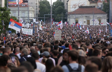 ekloges-sti-servia-o-epikefalis-tis-foititikis-listas-sto-tvxs-822013