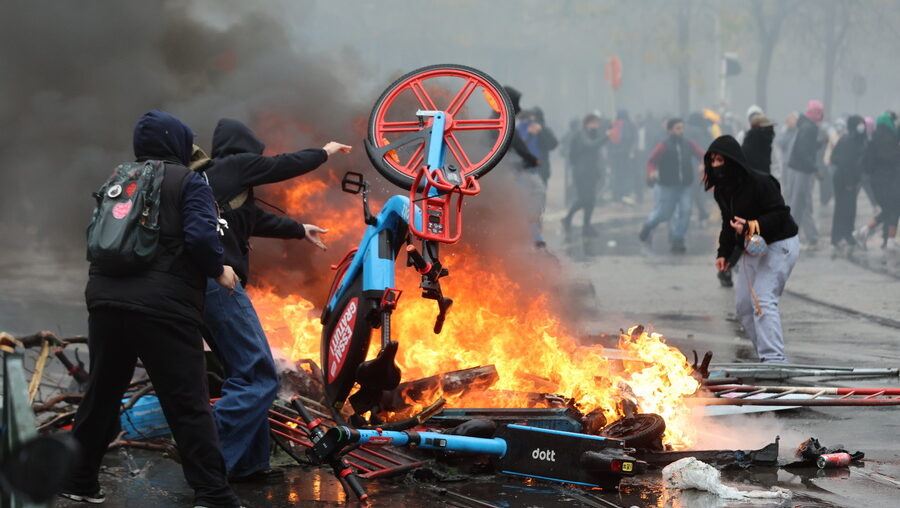 EPA/OLIVIER HOSLET