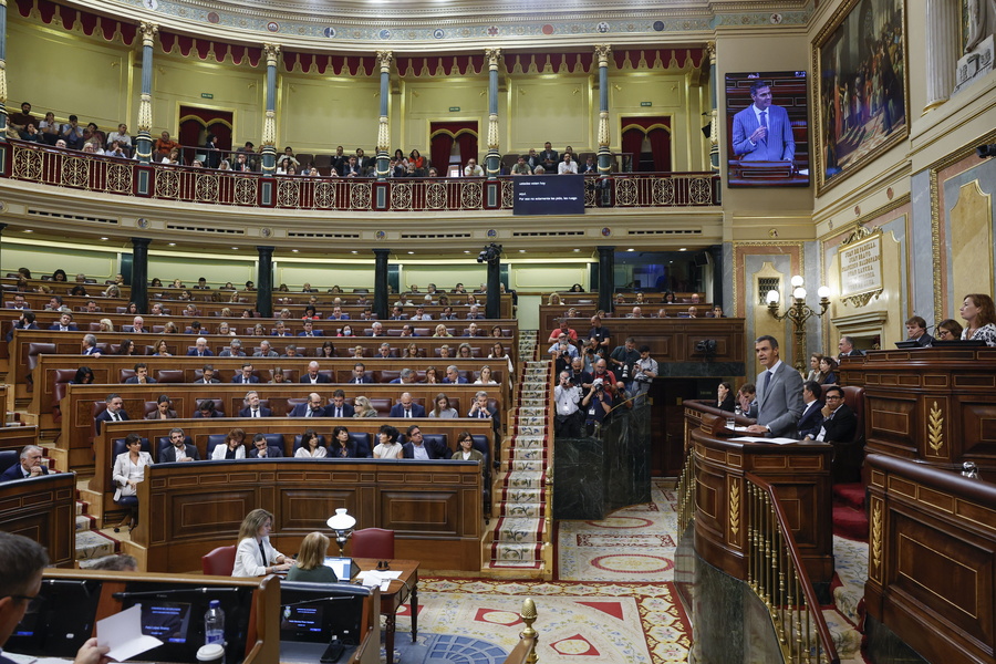 Σάντσεθ / Εξετάζει πρόωρες εκλογές μετά την ήττα για την προστασία στέγασης και με τους ενοικιαστές στους δρόμους