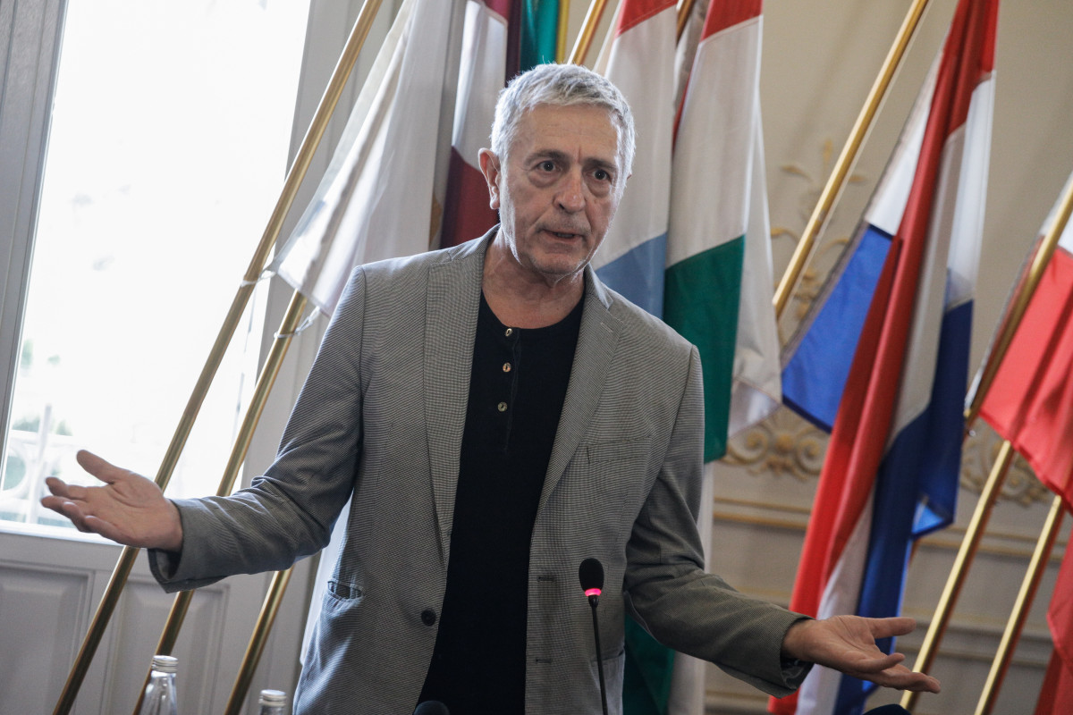 &Alpha;&nu;ά&lambda;&upsilon;&sigma;&eta; / &Delta;έ&kappa;&alpha; &epsilon;&rho;&omega;&tau;ή&sigma;&epsilon;&iota;&sigmaf; &kappa;&alpha;&iota; &alpha;&pi;&alpha;&nu;&tau;ή&sigma;&epsilon;&iota;&sigmaf; &gamma;&iota;&alpha; &tau;&eta;&nu; &pi;&alpha;&rho;&alpha;&kappa;&omicron;&lambda;&omicron;ύ&theta;&eta;&sigma;&eta; &Kappa;&omicron;ύ&lambda;&omicron;&gamma;&lambda;&omicron;&upsilon;