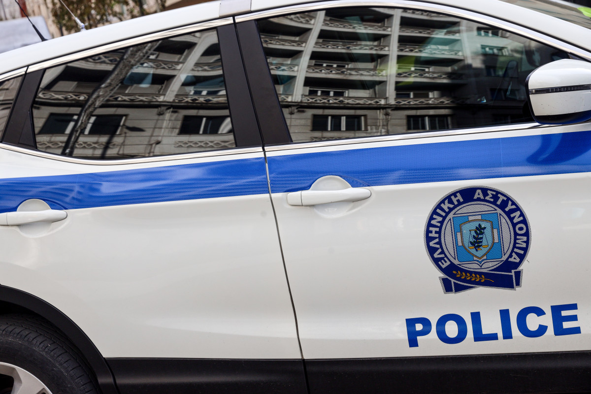 &Eta;&mu;&alpha;&theta;ί&alpha; / &Nu;&epsilon;&kappa;&rho;ό&sigmaf; 32&chi;&rho;&omicron;&nu;&omicron;&sigmaf; &mu;&epsilon;&tau;ά &alpha;&pi;ό &sigma;&upsilon;&mu;&pi;&lambda;&omicron;&kappa;ή &sigma;&epsilon; &kappa;&alpha;&phi;&epsilon;&nu;&epsilon;ί&omicron;