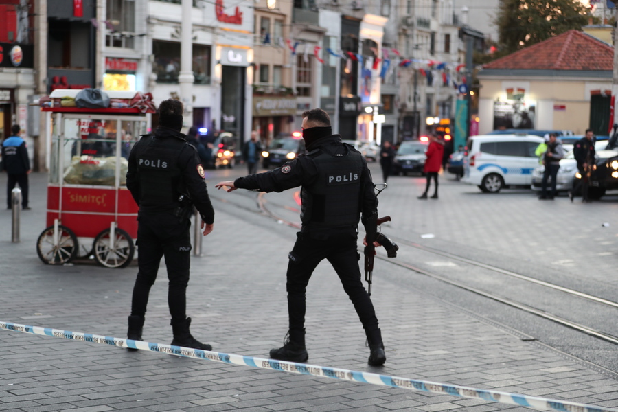 &Tau;&omicron;&upsilon;&rho;&kappa;ί&alpha; / Έ&nu;&omicron;&pi;&lambda;&eta; &epsilon;&pi;ί&theta;&epsilon;&sigma;&eta; &kappa;&alpha;&tau;ά &tau;&omicron;&upsilon; &delta;&eta;&mu;ά&rho;&chi;&omicron;&upsilon; &tau;&eta;&sigmaf; &Phi;&epsilon;&tau;&iota;&gamma;&iota;έ