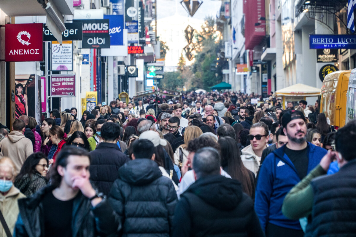 Εορταστικό ωράριο Χριστουγέννων / Πότε ξεκινά – Ποιες Κυριακές θα είναι ανοιχτά τα καταστήματα