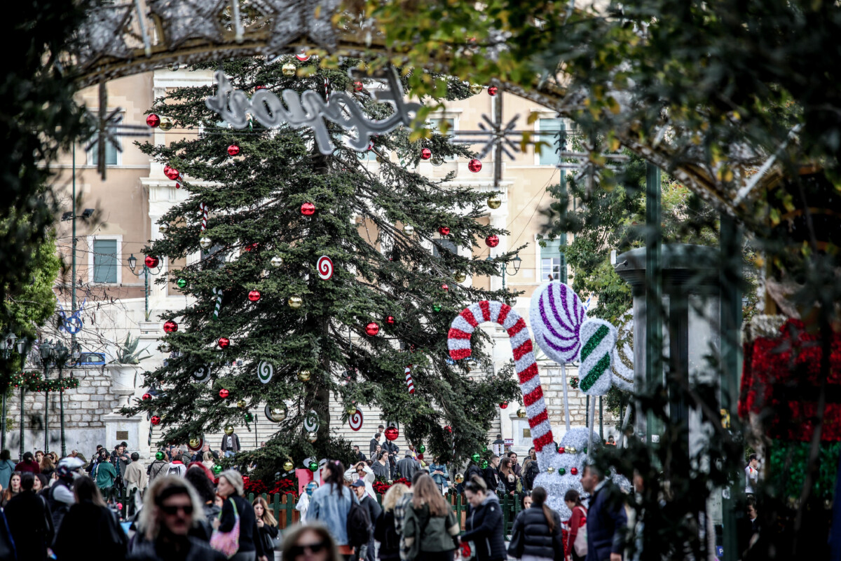 Εορταστικό ωράριο / Σε ισχύ από σήμερα – Πώς θα λειτουργήσουν τα καταστήματα