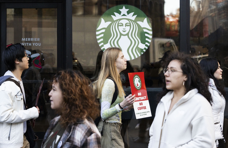 Starbucks / Επεκτείνεται η απεργία των εργαζόμενων στις ΗΠΑ