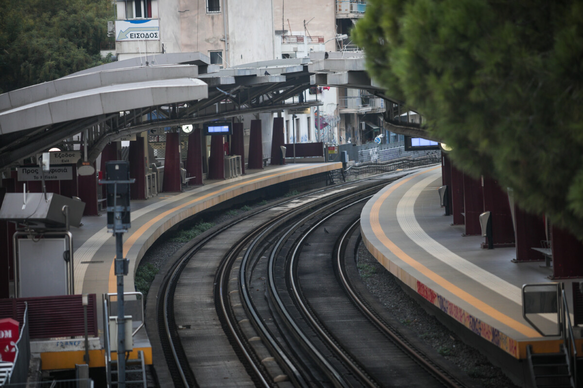 Άνω Πατήσια / Συναγερμός μετά από πτώση ατόμου από πεζογέφυρα στις γραμμές του ΗΣΑΠ