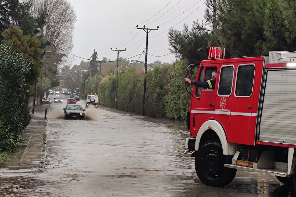 Διόνυσος / Κατολίσθηση προκάλεσε κυκλοφοριακό «έμφραγμα»