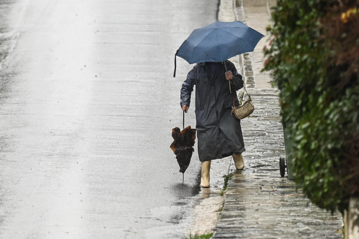 Καιρός / Βροχερός, ισχυροί άνεμοι και αστάθεια