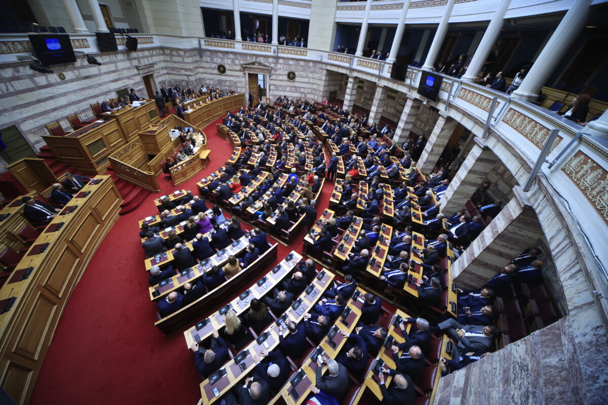 ΠΑΣΟΚ / Κατέθεσε την πρόταση για σύσταση προανακριτικής επιτροπής κατά Τριαντόπουλου