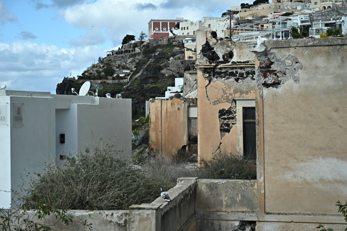 Κυκλάδες / Νέες ισχυρές δονήσεις σε Σαντορίνη – Αμοργό