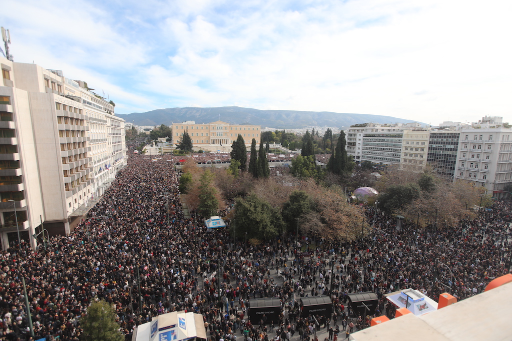 Τέμπη – 28 Φεβρουαρίου 2025 / Απεργιακό «λουκέτο» παντού, από όλους