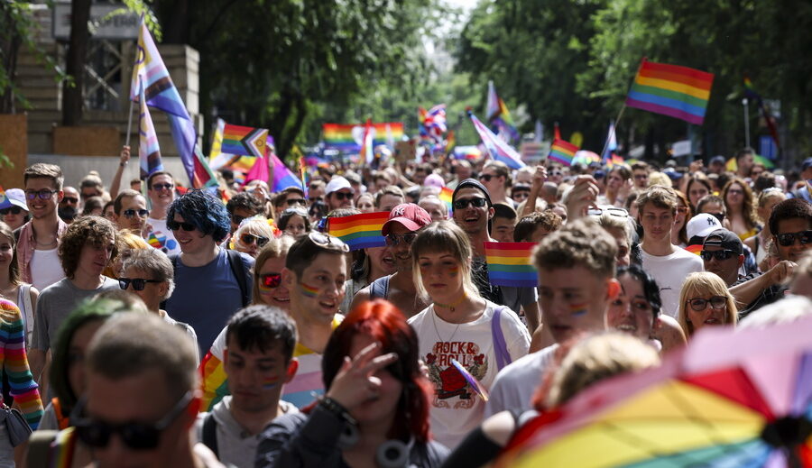 Ουγγαρία / Το Pride της Βουδαπέστης θα πρέπει να διεξαχθεί σε κλειστό χώρο, λέει συνεργάτης του Όρμπαν