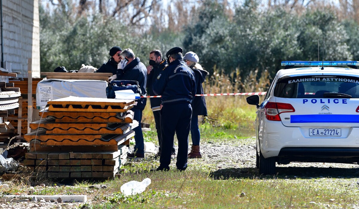 Γόννοι Τεμπών / Άνδρας σκότωσε δυο άτομα και ταμπουρώθηκε στo κατάστημά του