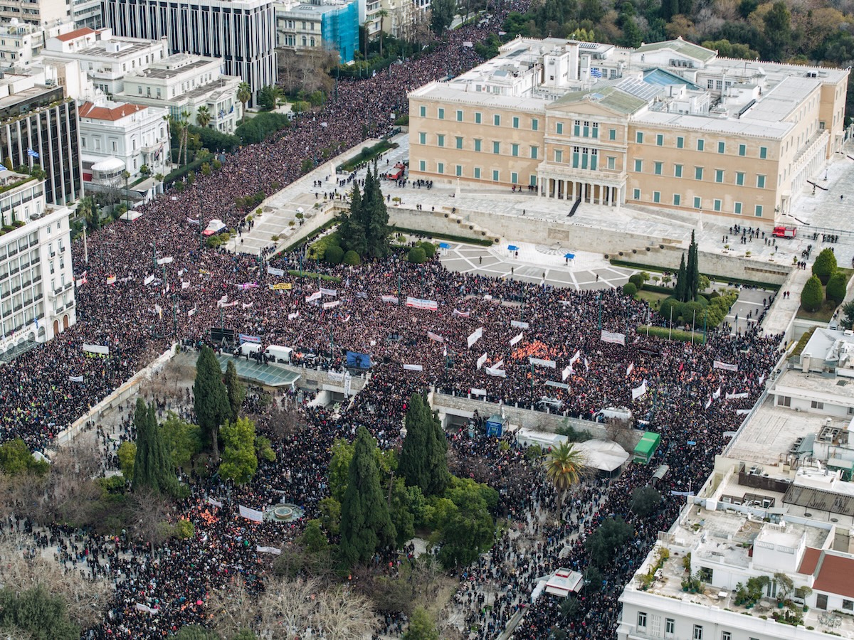 Τέμπη / Συγκλονιστικό βίντεο drone από την ιστορική συγκέντρωση στην Αθήνα