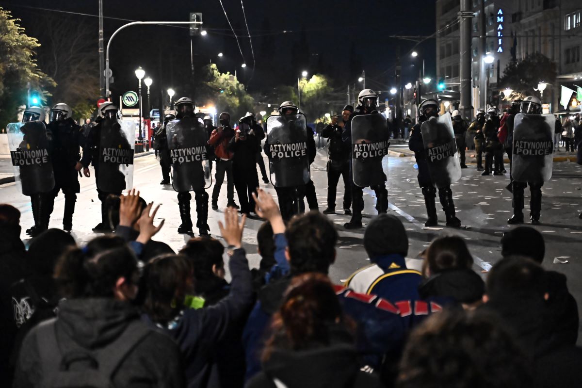 Συλλαλητήρια για Τέμπη / «Δακρυγόνα φάγανε, δεν φάγανε σφαίρες» λέει συνδικαλιστής αστυνομικός