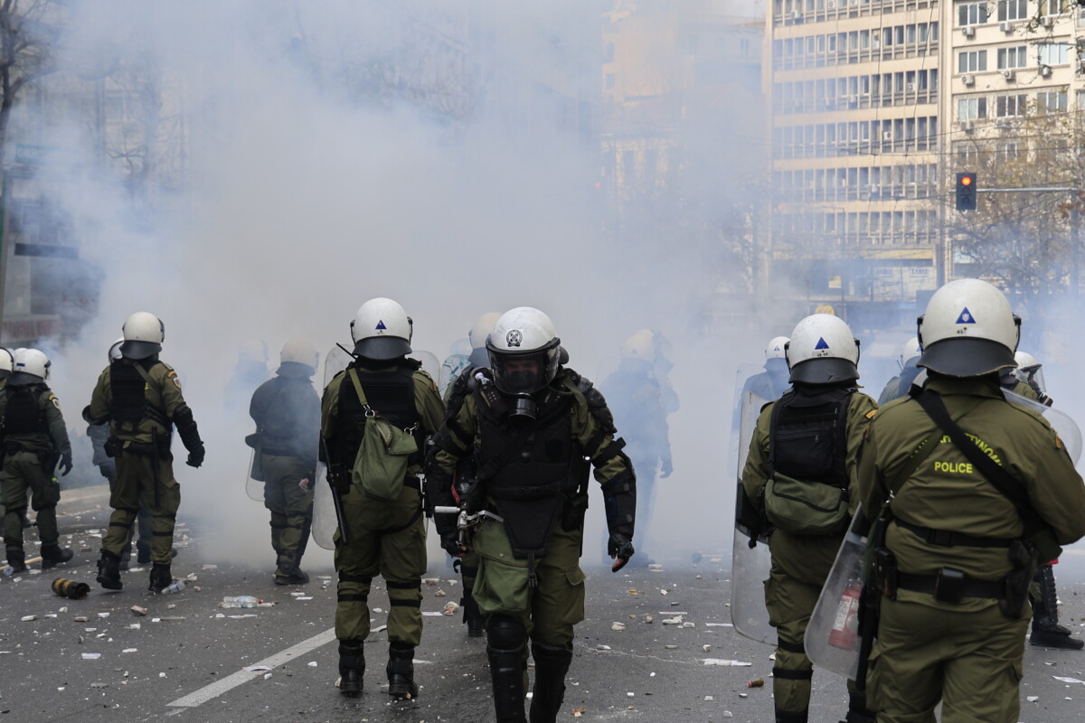 Τέμπη – Συλλαλητήριο / Καταγγελία για αστυνομική βία εις βάρος γονέων θυμάτων