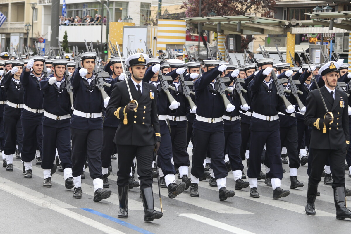 Παρέλαση 25ης Μαρτίου / Σάλος για το εθνικιστικό παραλήρημα από άγημα του Πολεμικού Ναυτικού