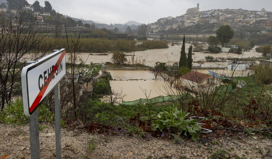 Ισπανία / Καταρρακτώδεις βροχές, τέσσερις μήνες μετά τις φονικές πλημμύρες στη Βαλένθια [Βίντεο]