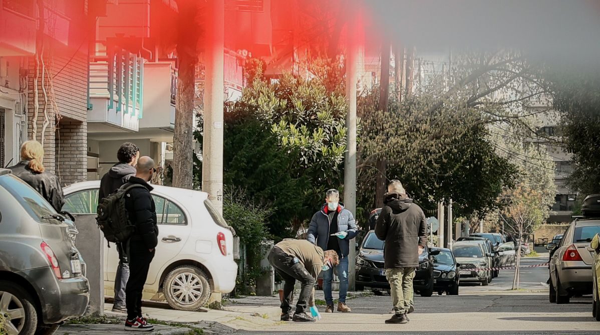 &Delta;&omicron;&lambda;&omicron;&phi;&omicron;&nu;ί&alpha; &sigma;&tau;&eta;&nu; &Kappa;&alpha;&lambda;&alpha;&mu;&alpha;&rho;&iota;ά / &Tau;&iota; &upsilon;&pi;&omicron;&sigma;&tau;ή&rho;&iota;&xi;&epsilon; &sigma;&tau;&eta;&nu; &alpha;&pi;&omicron;&lambda;&omicron;&gamma;ί&alpha; &tau;&omicron;&upsilon; &omicron; 19&chi;&rho;&omicron;&nu;&omicron;&sigmaf; &phi;ί&lambda;&omicron;&sigmaf; &tau;&omicron;&upsilon; &Kappa;&lambda;&epsilon;&omicron;&mu;έ&nu;&eta; &pi;&omicron;&upsilon; &pi;&rho;&omicron;&phi;&upsilon;&lambda;&alpha;&kappa;ί&sigma;&tau;&eta;&kappa;&epsilon;