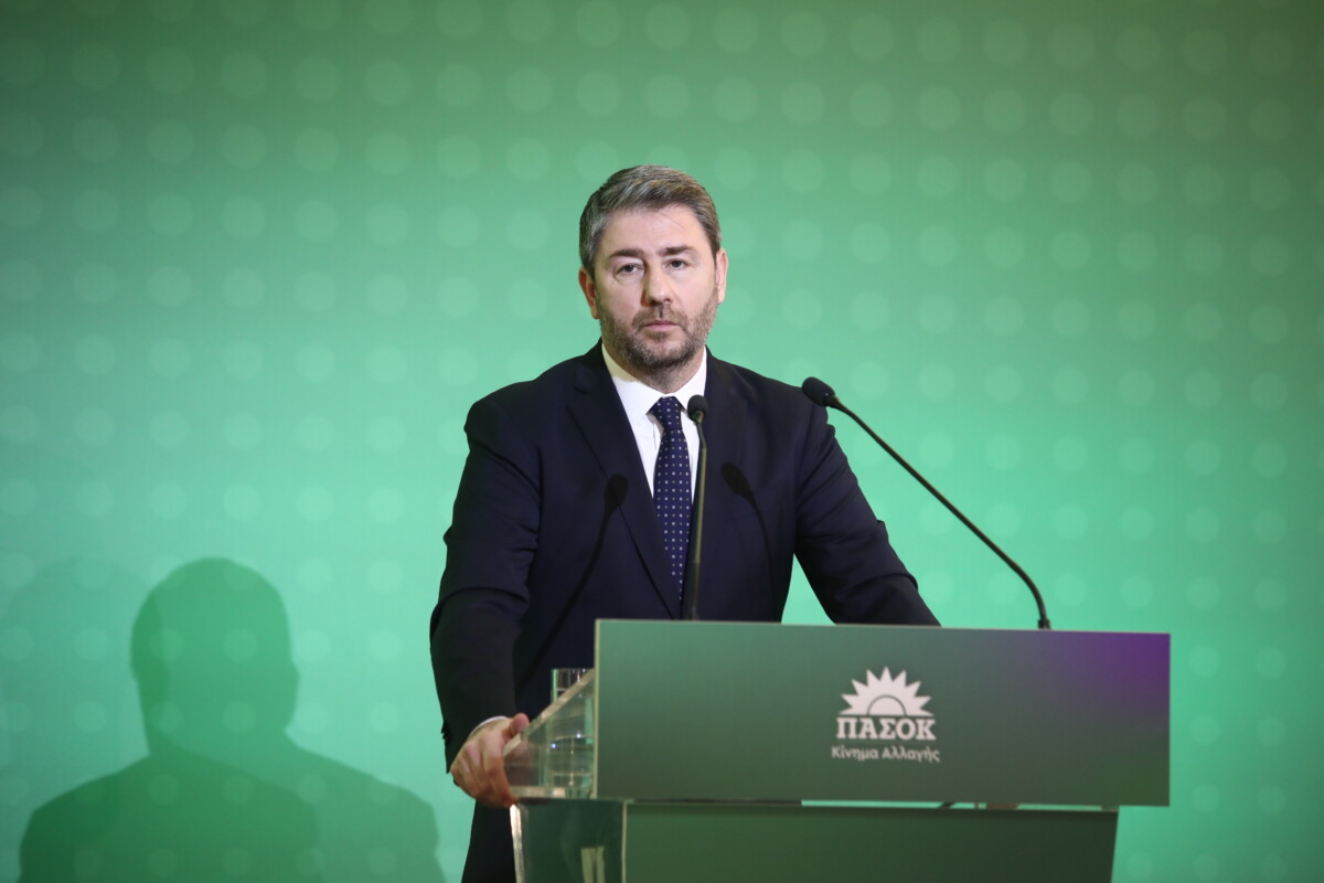 &Sigma;&upsilon;&nu;έ&delta;&rho;&iota;&omicron; &Pi;&Alpha;&Sigma;&Omicron;&Kappa; / Live &eta; &omicron;&mu;&iota;&lambda;ί&alpha; &tau;&omicron;&upsilon; &Nu;ί&kappa;&omicron;&upsilon; &Alpha;&nu;&delta;&rho;&omicron;&upsilon;&lambda;ά&kappa;&eta;