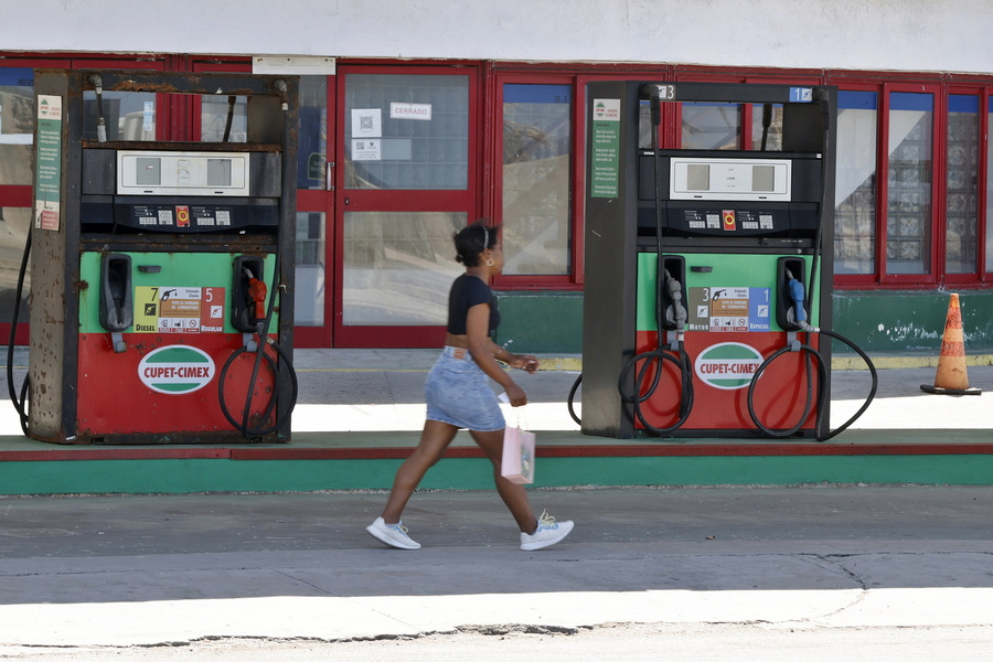 &Kappa;&omicron;ύ&beta;&alpha; / &Sigma;&tau;έ&lambda;&nu;&epsilon;&iota; &xi;&alpha;&nu;ά &pi;&epsilon;&tau;&rho;έ&lambda;&alpha;&iota;&omicron; &eta; &Rho;&omega;&sigma;ί&alpha; &ndash; &Sigma;&epsilon; &iota;&sigma;&chi;ύ &omicron; &alpha;&mu;&epsilon;&rho;&iota;&kappa;ά&nu;&iota;&kappa;&omicron;&sigmaf; &alpha;&pi;&omicron;&kappa;&lambda;&epsilon;&iota;&sigma;&mu;ό&sigmaf;