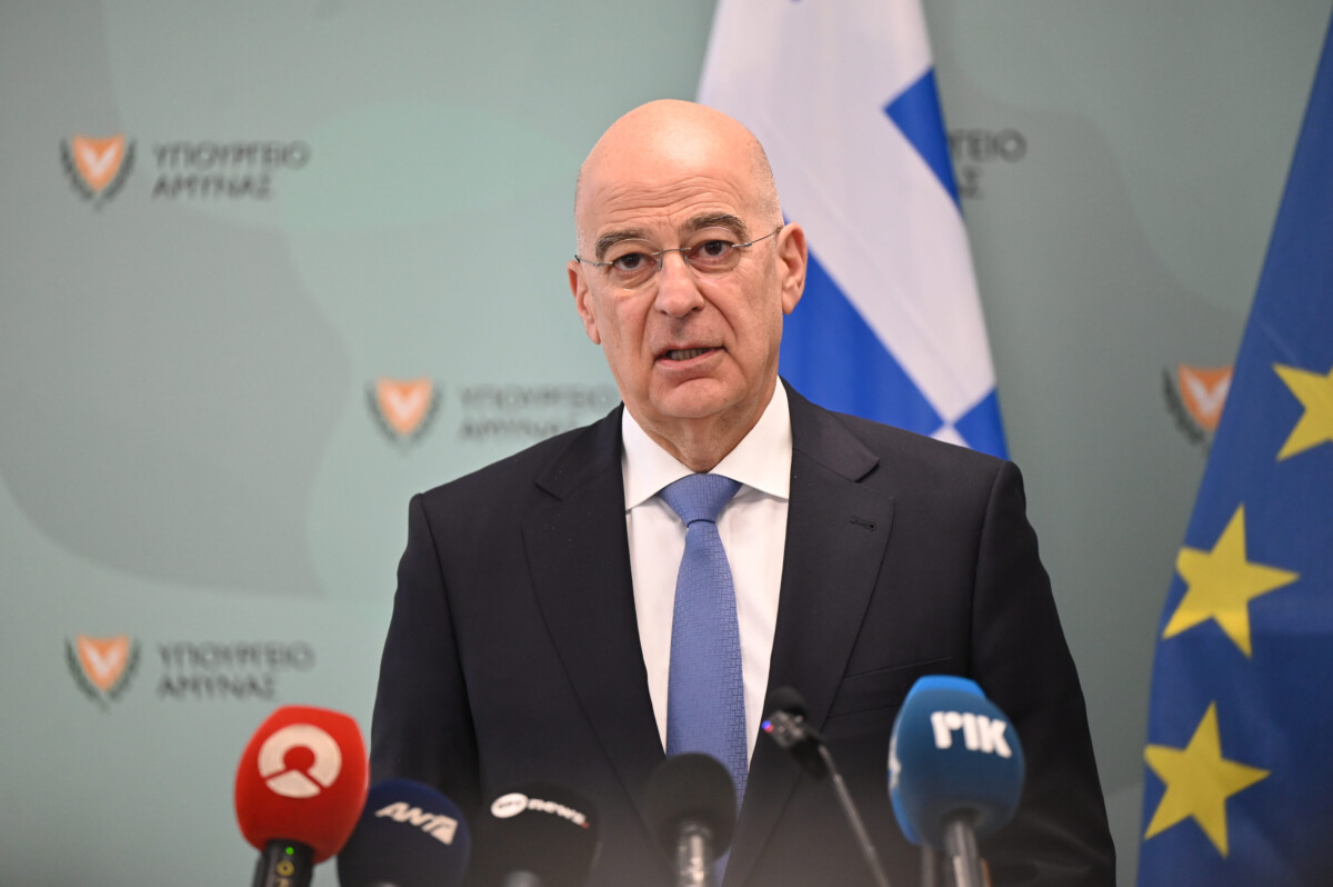 &Upsilon;&pi;&omicron;&kappa;&lambda;&omicron;&pi;έ&sigmaf; / &Delta;&iota;&kappa;&eta;&gamma;ό&rho;&omicron;&sigmaf; &theta;&upsilon;&mu;ά&tau;&omega;&nu; &tau;&omicron;&upsilon; Predator &alpha;&pi;&omicron;&kappa;&alpha;&lambda;ύ&pi;&tau;&epsilon;&iota; &kappa;&rho;ί&sigma;&iota;&mu;&eta; &pi;&tau;&upsilon;&chi;ή &tau;&eta;&sigmaf; &laquo;&pi;&alpha;&gamma;ί&delta;&epsilon;&upsilon;&sigma;&eta;&sigmaf;&raquo; &Delta;έ&nu;&delta;&iota;&alpha;