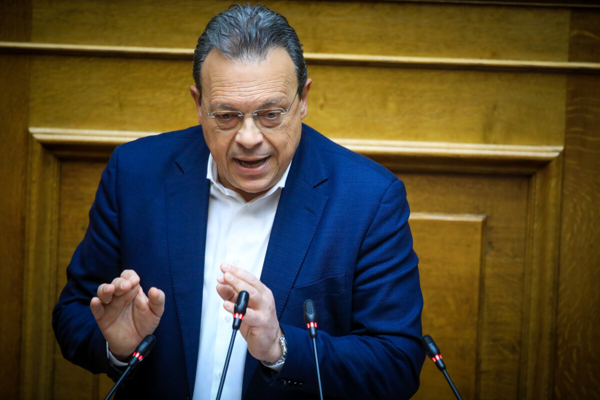 &Phi;ά&mu;&epsilon;&lambda;&lambda;&omicron;&sigmaf; / &Pi;ό&sigma;&omicron; &alpha;&kappa;ό&mu;&eta; &theta;&alpha; &upsilon;&pi;&eta;&rho;&epsilon;&tau;&epsilon;ί&tau;&epsilon; &tau;&eta;&nu; &pi;&omicron;&lambda;&iota;&tau;&iota;&kappa;ή &tau;&omicron;&upsilon; &laquo;&delta;&epsilon;&delta;&omicron;&mu;έ&nu;&omicron;&upsilon; &sigma;&upsilon;&mu;&mu;ά&chi;&omicron;&upsilon;&raquo; &kappa;. &Mu;&eta;&tau;&sigma;&omicron;&tau;ά&kappa;&eta;;