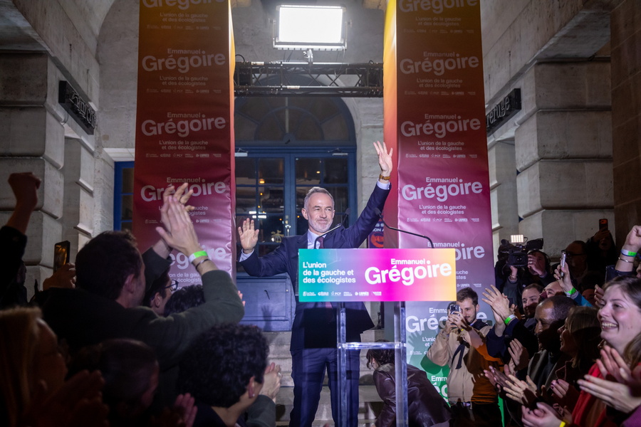&Gamma;&alpha;&lambda;&lambda;ί&alpha; / &Pi;&omicron;&iota;&omicron;&sigmaf; &epsilon;ί&nu;&alpha;&iota; &omicron; &nu;έ&omicron;&sigmaf; &sigma;&omicron;&sigma;&iota;&alpha;&lambda;&iota;&sigma;&tau;ή&sigmaf; &delta;ή&mu;&alpha;&rho;&chi;&omicron;&sigmaf; &Epsilon;&mu;&alpha;&nu;&omicron;&upsilon;έ&lambda; &Gamma;&kappa;&rho;&epsilon;&gamma;&kappa;&omicron;&upsilon;ά&rho; &ndash; &laquo;&Tau;&omicron; &Pi;&alpha;&rho;ί&sigma;&iota; &delta;&epsilon;&nu; &theta;&alpha; &gamma;ί&nu;&epsilon;&iota; &pi;&omicron;&tau;έ &pi;ό&lambda;&eta; &tau;&eta;&sigmaf; &alpha;&kappa;&rho;&omicron;&delta;&epsilon;&xi;&iota;ά&sigmaf;&raquo;