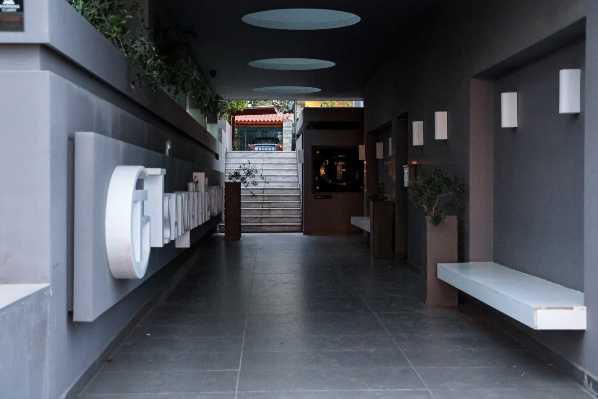 &Upsilon;&pi;ό&theta;&epsilon;&sigma;&eta; &Tau;&sigma;&alpha;&gamma;&kappa;&alpha;&rho;ά&kappa;&eta; / &Sigma;&upsilon;&nu;&epsilon;&lambda;ή&phi;&theta;&eta; &kappa;&alpha;&iota; &upsilon;&pi;ά&lambda;&lambda;&eta;&lambda;&omicron;&sigmaf; &tau;&eta;&sigmaf; &gamma;&kappa;&alpha;&lambda;&epsilon;&rho;ί &ndash; &Mu;ό&lambda;&iota;&sigmaf; &epsilon;&pi;&tau;ά &tau;&alpha; &alpha;&upsilon;&theta;&epsilon;&nu;&tau;&iota;&kappa;ά έ&rho;&gamma;&alpha;