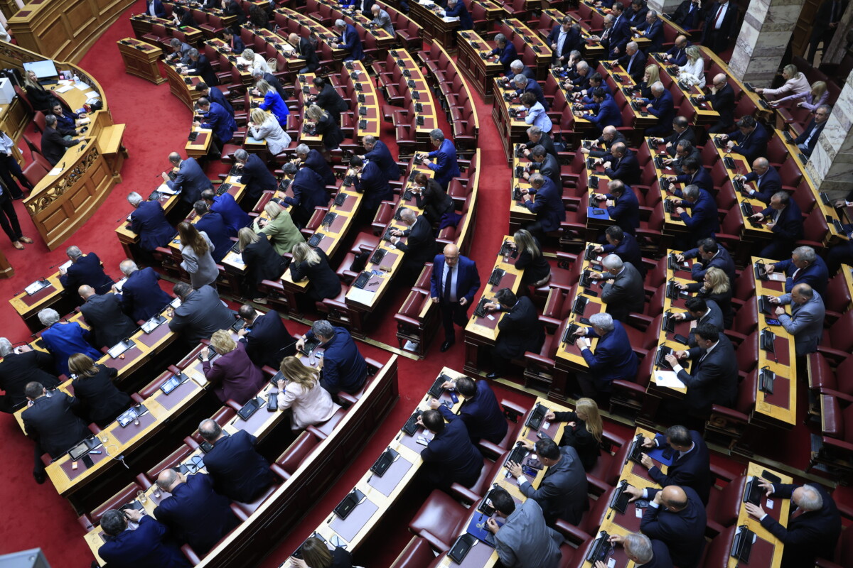 &Mu;&eta;&tau;&sigma;&omicron;&tau;ά&kappa;&eta;&sigmaf; / &laquo;&Pi;&upsilon;&rho;ά&raquo; &alpha;&nu;&tau;&iota;&pi;&omicron;&lambda;ί&tau;&epsilon;&upsilon;&sigma;&eta;&sigmaf; &gamma;&iota;&alpha; &sigma;&tau;&epsilon;&gamma;&alpha;&sigma;&tau;&iota;&kappa;ό, &alpha;&kappa;&rho;ί&beta;&epsilon;&iota;&alpha; &kappa;&alpha;&iota; &kappa;&rho;ά&tau;&omicron;&sigmaf; &delta;&iota;&kappa;&alpha;ί&omicron;&upsilon;