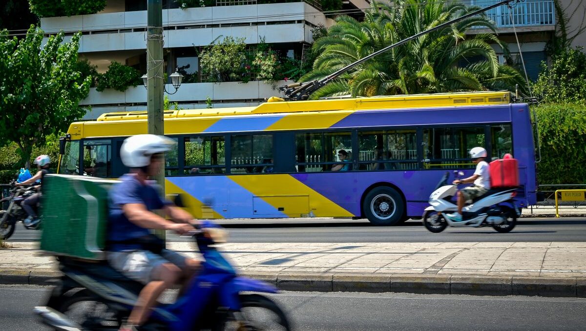 &Kappa;&alpha;&lambda;&lambda;&iota;&theta;έ&alpha; / &Delta;&iota;&alpha;&nu;&omicron;&mu;έ&alpha;&sigmaf; &pi;&alpha;&rho;έ&sigma;&upsilon;&rho;&epsilon; &alpha;&nu;ή&lambda;&iota;&kappa;&omicron;