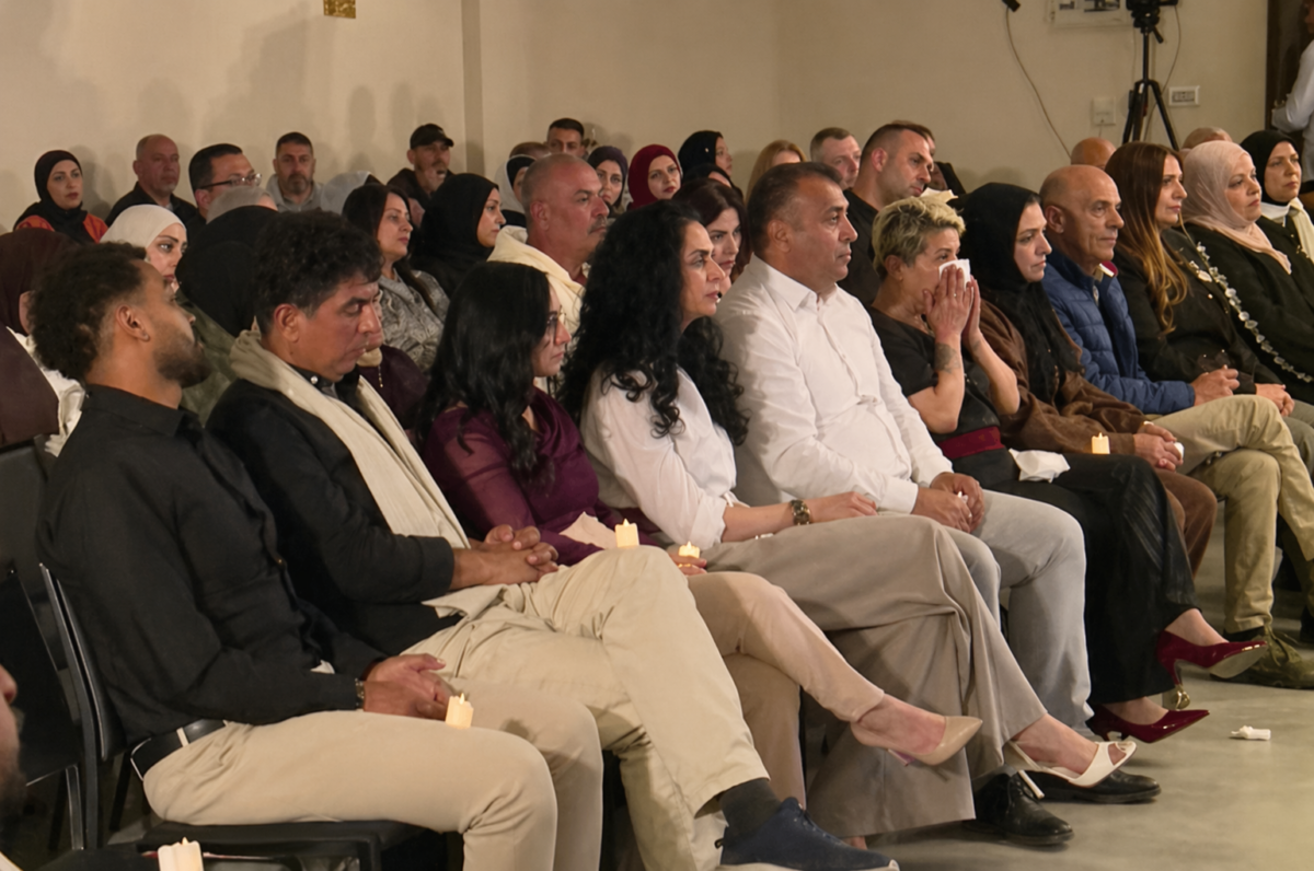 &laquo;&Phi;&tau;ά&nu;&epsilon;&iota; &pi;&iota;&alpha;&raquo; / &Iota;&sigma;&rho;&alpha;&eta;&lambda;&iota;&nu;&omicron;ί &kappa;&alpha;&iota; &Pi;&alpha;&lambda;&alpha;&iota;&sigma;&tau;ί&nu;&iota;&omicron;&iota; &tau;&iota;&mu;&omicron;ύ&nu; &tau;&omicron;&upsilon;&sigmaf; &nu;&epsilon;&kappa;&rho;&omicron;ύ&sigmaf; &tau;&omicron;&upsilon;&sigmaf; &mu;&alpha;&zeta;ί