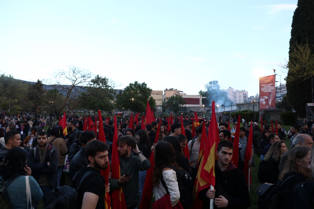 &laquo;&Kappa;&omicron;&kappa;&kappa;ί&nu;&eta;&sigma;&epsilon;&raquo; &eta; &Kappa;&alpha;&iota;&sigma;&alpha;&rho;&iota;&alpha;&nu;ή &gamma;&iota;&alpha; &tau;&omicron;&upsilon;&sigmaf; 200 / &Mu;&epsilon;&gamma;ά&lambda;&eta; &pi;&omicron;&lambda;&iota;&tau;&iota;&kappa;ή &ndash; &kappa;&alpha;&lambda;&lambda;&iota;&tau;&epsilon;&chi;&nu;&iota;&kappa;ή &epsilon;&kappa;&delta;ή&lambda;&omega;&sigma;&eta; &tau;&omicron;&upsilon; &Kappa;&Kappa;&Epsilon; &sigma;&tau;&omicron; &Sigma;&kappa;&omicron;&pi;&epsilon;&upsilon;&tau;ή&rho;&iota;&omicron;