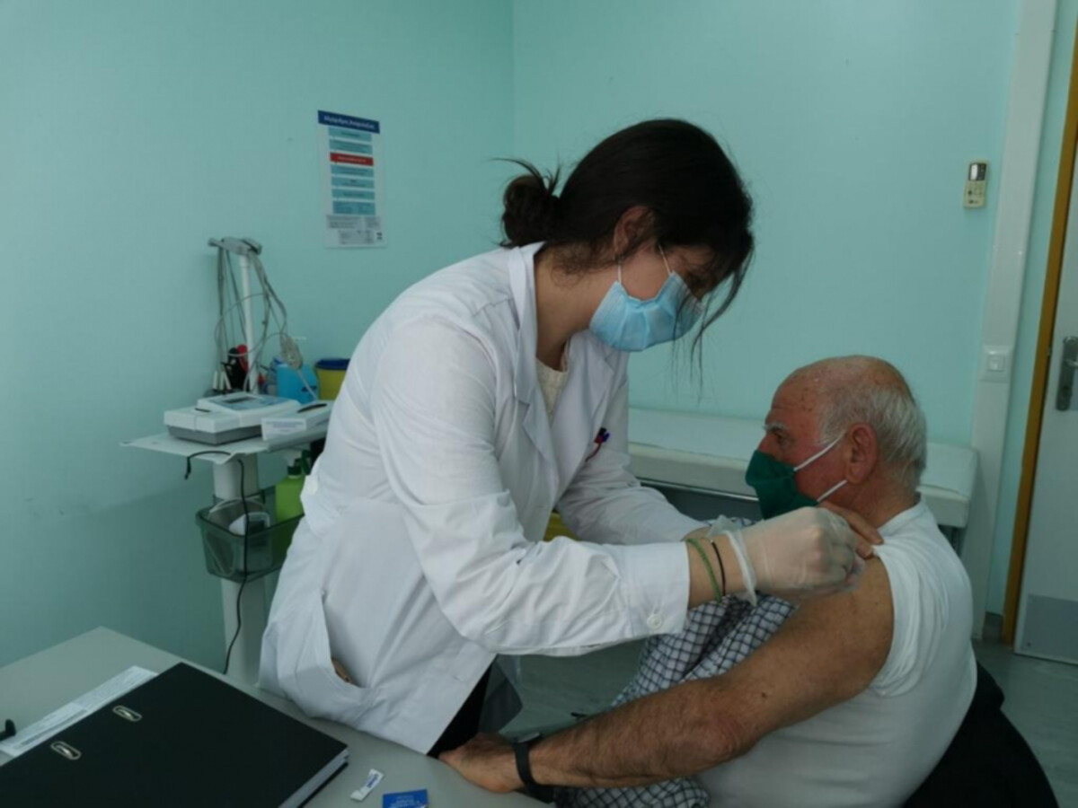 &Epsilon;&Sigma;&Upsilon; / &Mu;&epsilon; &mu;&pi;ό&nu;&omicron;&upsilon;&sigmaf; 2.000 &epsilon;&upsilon;&rho;ώ &sigma;&tau;&omicron;&upsilon;&sigmaf; &gamma;&iota;&alpha;&tau;&rho;&omicron;ύ&sigmaf; &laquo;&tau;&rho;έ&chi;&epsilon;&iota;&raquo; &nu;&alpha; &kappa;&alpha;&lambda;ύ&psi;&epsilon;&iota; &tau;&alpha; &kappa;&epsilon;&nu;ά &sigma;&tau;&alpha; &nu;&eta;&sigma;&iota;ά &eta; &kappa;&upsilon;&beta;έ&rho;&nu;&eta;&sigma;&eta;