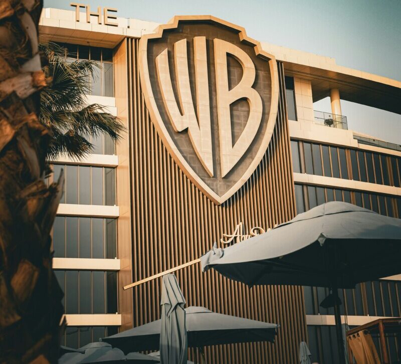 &Sigma;&upsilon;&gamma;&chi;ώ&nu;&epsilon;&upsilon;&sigma;&eta; Paramount &ndash; Warner Bros / &Pi;ά&nu;&omega; &alpha;&pi;ό 1.400 &kappa;&alpha;&lambda;&lambda;&iota;&tau;έ&chi;&nu;&epsilon;&sigmaf; &alpha;&nu;&tau;&iota;&delta;&rho;&omicron;ύ&nu; &ndash; &Alpha;&nu;ά&mu;&epsilon;&sigma;ά &tau;&omicron;&upsilon;&sigmaf; &omicron; &Gamma;&iota;ώ&rho;&gamma;&omicron;&sigmaf; &Lambda;ά&nu;&theta;&iota;&mu;&omicron;&sigmaf;