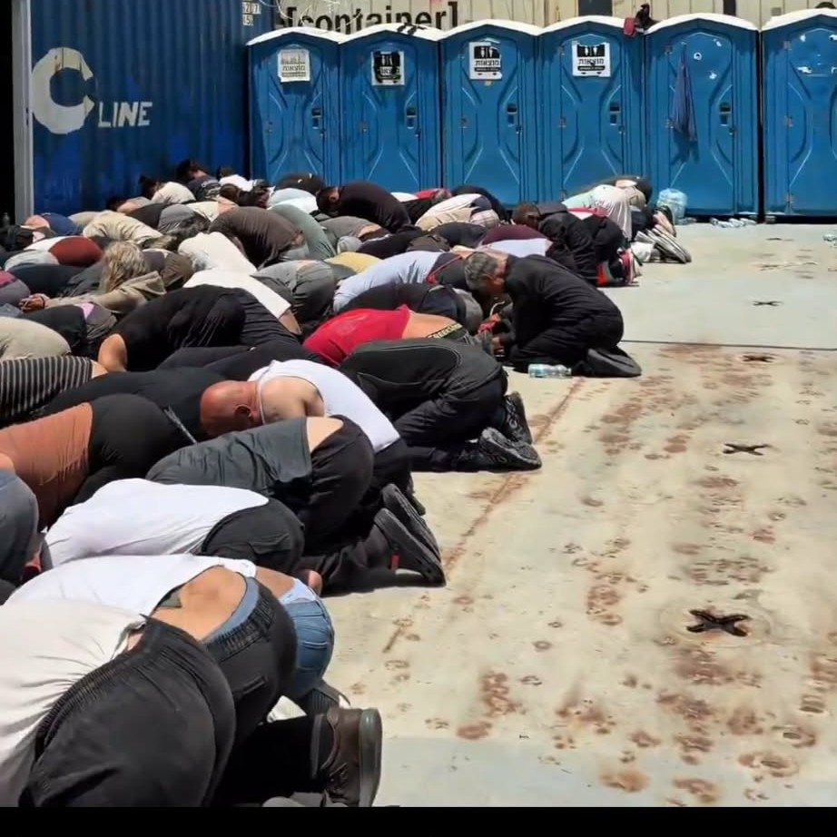 Global Sumud Flotilla / &laquo;&Kappa;&alpha;&lambda;ώ&sigmaf; ή&rho;&theta;&alpha;&tau;&epsilon; &sigma;&tau;&omicron; &Iota;&sigma;&rho;&alpha;ή&lambda;&raquo; &ndash; &Sigma;&omicron;&kappa;ά&rho;&omicron;&upsilon;&nu; &tau;&alpha; &beta;&alpha;&sigma;&alpha;&nu;&iota;&sigma;&tau;ή&rho;&iota;&alpha; &kappa;&alpha;&iota; &omicron;&iota; &alpha;&pi;&epsilon;&iota;&lambda;έ&sigmaf; &Mu;&pi;&epsilon;&nu; &Gamma;&kappa;&beta;&iota;&rho;