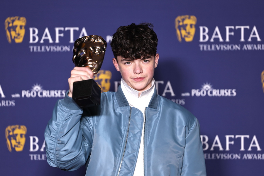 BAFTA TV 2026 / &Sigma;ά&rho;&omega;&sigma;&epsilon; &tau;&omicron; Adolescence &ndash; &Beta;&rho;&alpha;&beta;&epsilon;ύ&tau;&eta;&kappa;&epsilon; &tau;&omicron; &nu;&tau;&omicron;&kappa;&iota;&mu;&alpha;&nu;&tau;έ&rho; &gamma;&iota;&alpha; &tau;&eta;&nu; &Gamma;ά&zeta;&alpha; &pi;&omicron;&upsilon; &lambda;&omicron;&gamma;&omicron;&kappa;&rho;ί&theta;&eta;&kappa;&epsilon; &alpha;&pi;ό &tau;&omicron; BBC