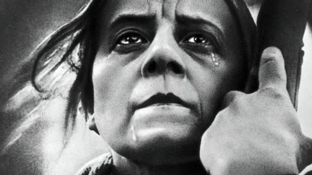 100 &chi;&rho;ό&nu;&iota;&alpha; &laquo;&Mu;ά&nu;&alpha;&raquo; / &Omicron; &Pi;&omicron;&upsilon;&nu;&tau;ό&beta;&kappa;&iota;&nu; &mu;&epsilon;&tau;&alpha;&phi;έ&rho;&epsilon;&iota; &sigma;&tau;&eta;&nu; &mu;&epsilon;&gamma;ά&lambda;&eta; &omicron;&theta;ό&nu;&eta; &tau;&omicron; &theta;&rho;&upsilon;&lambda;&iota;&kappa;ό έ&rho;&gamma;&omicron; &tau;&omicron;&upsilon; &Mu;&alpha;&xi;ί&mu; &Gamma;&kappa;ό&rho;&kappa;&iota;
