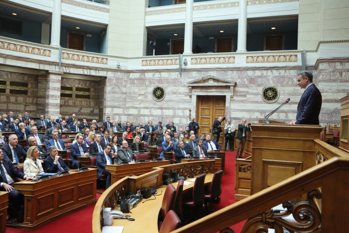&laquo;&Mu;&epsilon;&lambda;&lambda;&omicron;&theta;ά&nu;&alpha;&tau;&omicron;&iota;&raquo; &tau;&eta;&sigmaf; &Nu;&Delta; / &Pi;&omicron;&iota;&omicron;&iota; &beta;&omicron;&upsilon;&lambda;&epsilon;&upsilon;&tau;έ&sigmaf; &chi;ά&nu;&omicron;&upsilon;&nu; &tau;&eta;&nu; έ&delta;&rho;&alpha; &kappa;&alpha;&iota; &gamma;&iota;&alpha;&tau;ί &alpha;&nu;&tau;&iota;&delta;&rho;&omicron;ύ&nu;