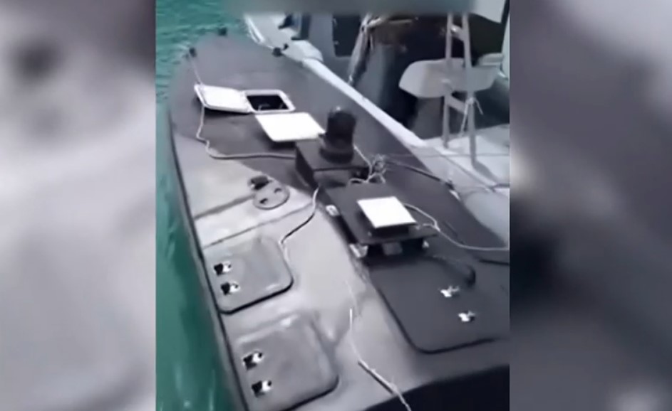 &Lambda;&epsilon;&upsilon;&kappa;ά&delta;&alpha; / &Sigma;&tau;&omicron; &laquo;&mu;&iota;&kappa;&rho;&omicron;&sigma;&kappa;ό&pi;&iota;&omicron;&raquo; &tau;&omicron;&upsilon; &Pi;&omicron;&lambda;&epsilon;&mu;&iota;&kappa;&omicron;ύ &Nu;&alpha;&upsilon;&tau;&iota;&kappa;&omicron;ύ &tau;&omicron; &theta;&alpha;&lambda;ά&sigma;&sigma;&iota;&omicron; drone &mu;&epsilon; &tau;&alpha; 100 &kappa;&iota;&lambda;ά &epsilon;&kappa;&rho;&eta;&kappa;&tau;&kappa;ώ&nu;