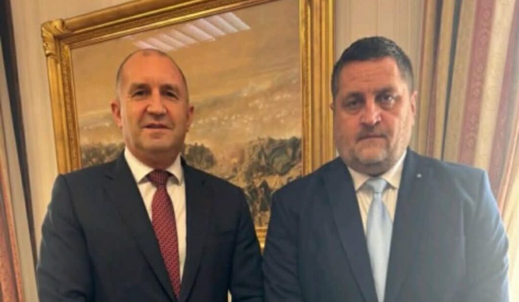 &Kappa;ί&nu;&eta;&mu;&alpha; &Kappa;&alpha;&rho;&upsilon;&sigma;&tau;&iota;&alpha;&nu;&omicron;ύ / &Alpha;&pi;&omicron;&chi;ώ&rho;&eta;&sigma;&eta; &kappa;&alpha;&iota; &kappa;&alpha;&tau;&alpha;&gamma;&gamma;&epsilon;&lambda;ί&epsilon;&sigmaf; &pi;&rho;&iota;&nu; &xi;&epsilon;&kappa;&iota;&nu;ή&sigma;&epsilon;&iota;