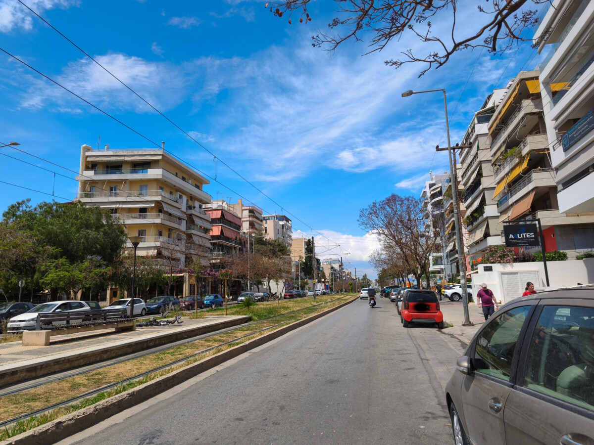 &Omicron;&sigma;&mu;ή &alpha;&epsilon;&rho;ί&omicron;&upsilon; &sigma;&tau;&eta;&nu; &Alpha;&tau;&tau;&iota;&kappa;ή / &laquo;&Pi;&alpha;&rho;ά&nu;&omicron;&mu;&eta; &epsilon;&kappa;&pi;&omicron;&mu;&pi;ή &upsilon;&gamma;&rho;&alpha;&epsilon;&rho;ί&omicron;&upsilon;&raquo; &beta;&lambda;έ&pi;&epsilon;&iota; &omicron; &Delta;&iota;&epsilon;&upsilon;&theta;&upsilon;&nu;&tau;ή&sigmaf; &Epsilon;&rho;&epsilon;&upsilon;&nu;ώ&nu; &tau;&omicron;&upsilon; &Alpha;&sigma;&tau;&epsilon;&rho;&omicron;&sigma;&kappa;&omicron;&pi;&epsilon;ί&omicron;&upsilon;