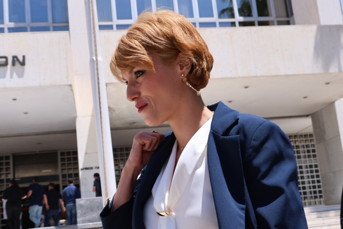 &Theta;&epsilon;ώ&nu;&eta; &Kappa;&omicron;&upsilon;&phi;&omicron;&nu;&iota;&kappa;&omicron;&lambda;ά&kappa;&omicron;&upsilon; / &Tau;&iota; &epsilon;ί&pi;&epsilon; &gamma;&iota;&alpha; &tau;&omicron; &kappa;ό&mu;&mu;&alpha; &Epsilon;&Lambda;&Alpha;&Sigma;, &tau;&iota;&sigmaf; &delta;&eta;&mu;&omicron;&sigma;&kappa;&omicron;&pi;ή&sigma;&epsilon;&iota;&sigmaf; &kappa;&alpha;&iota; &tau;&omicron; &kappa;&omicron;&iota;&nu;&omega;&nu;&iota;&kappa;ό &kappa;&rho;ά&tau;&omicron;&sigmaf;